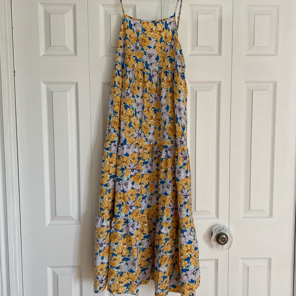 3/$30 ✨ Floral Tiered Dress